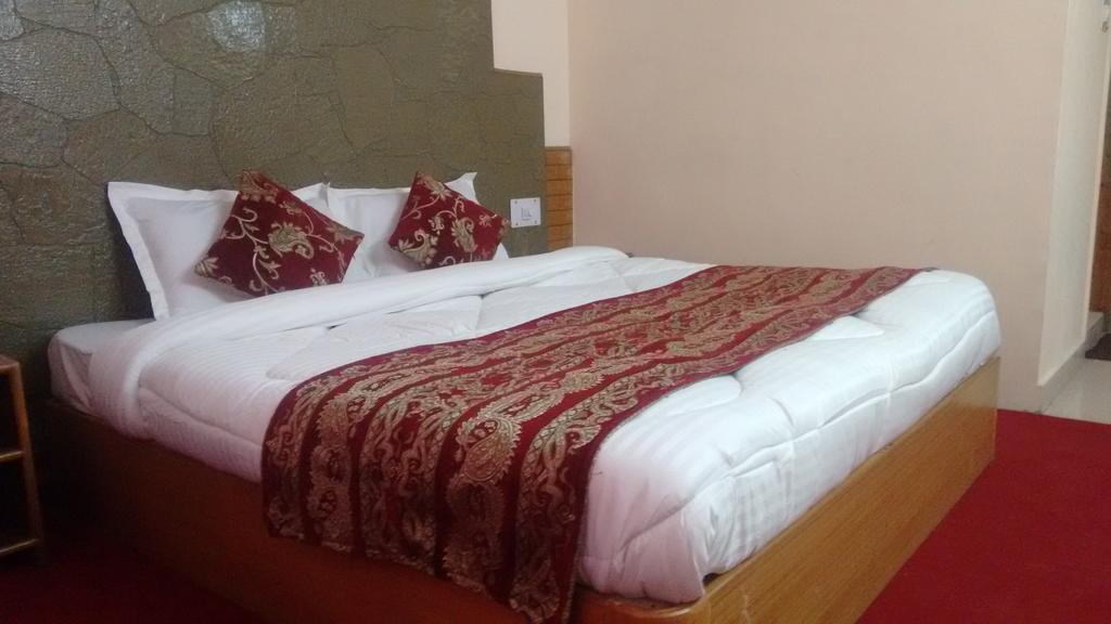 Chichoga Holiday Inn Manāli Pokoj fotografie