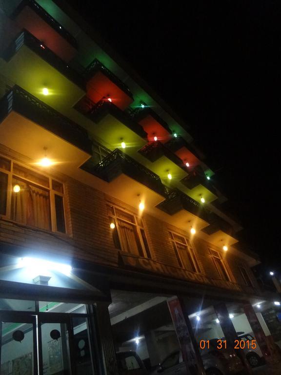Chichoga Holiday Inn Manāli Exteriér fotografie