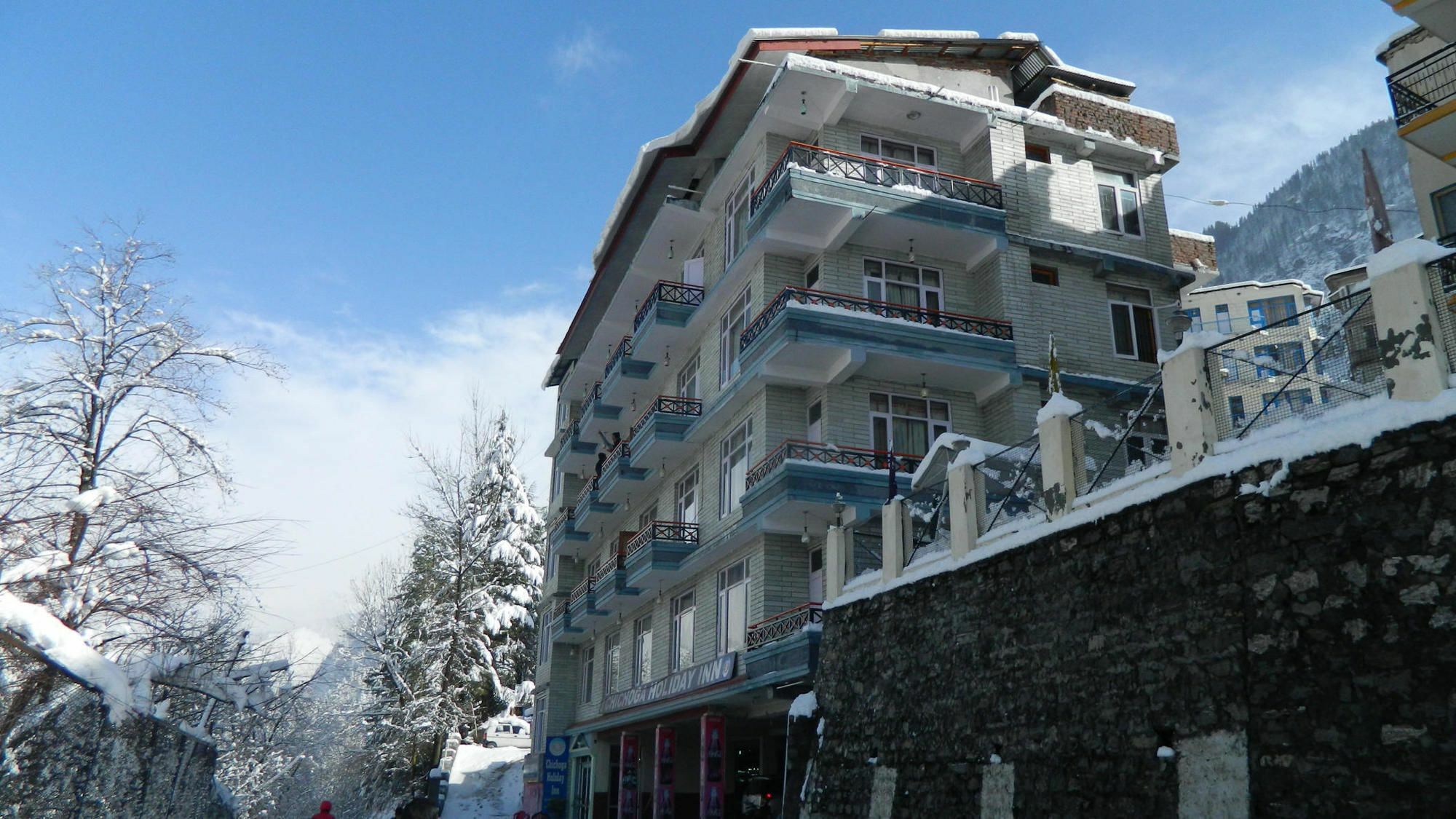 Chichoga Holiday Inn Manāli Exteriér fotografie